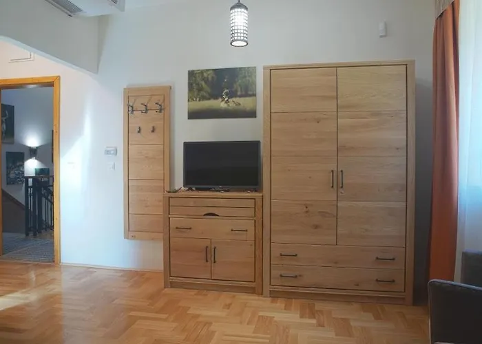 Aliret Vadaszhaz Hotel *